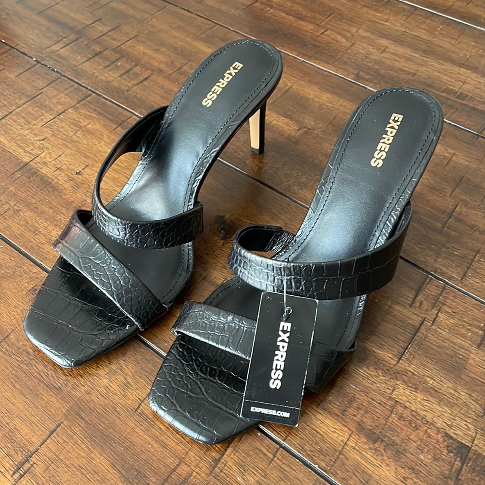 Express heels NEVER WORN